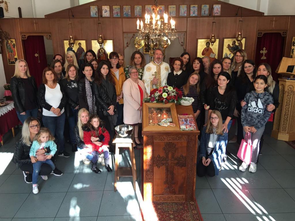 СЛАВА КОЛА СРПСКИХ СЕСТАРА ПОКРОВ ПРЕСВЕТЕ БОГОРОДИЦЕ СЛАВА КОЛА СРПСКИХ СЕСТАРА ПОКРОВ ПРЕСВЕТЕ БОГОРОДИЦЕ