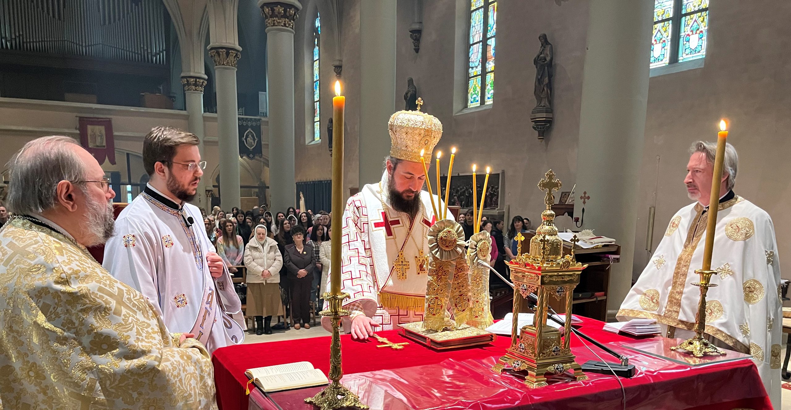 НЕДЕЉА КРСТОПОКЛОНА СВЕТА АРХИЈЕРЕЈСКА ЛИТУРГИЈА У ЛУКСЕМБУРГУ